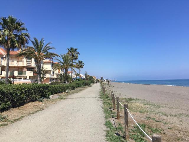 Apartamento 60 M2 En La Playa Torre de Benagalbon Extérieur photo